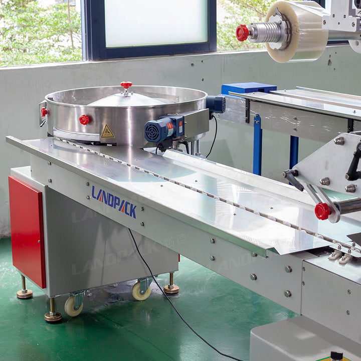 High Speed Candy Flow Wrapping Packing Machine With Turnable Feeder