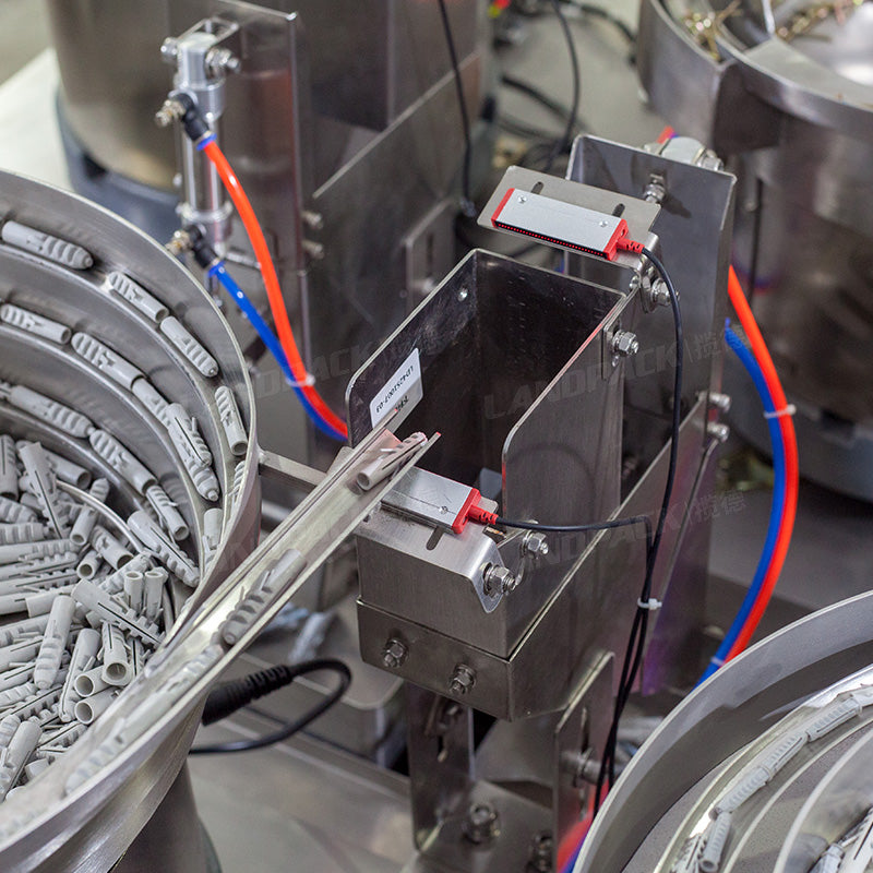 Full Automatic Gasket Bolt Nail Screw Hardware Form Filling Sealing Packing Machine