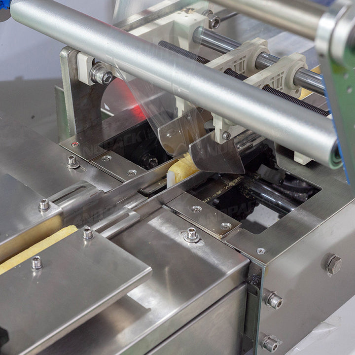 Automatic Packing Caramel Candy Taffy Flow Feeding Wrapping Machine