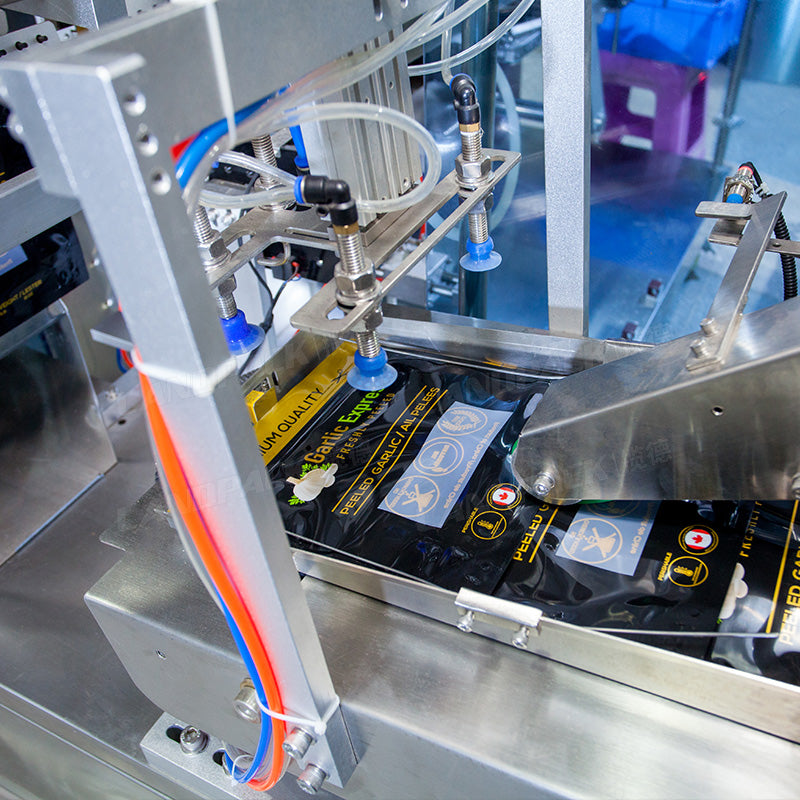 Automatic Garlic / Frozen Food Premade Bag Packaging Machine