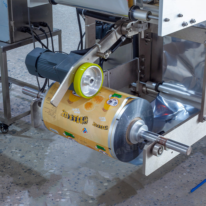 Automatic Fastener Screw Bolt Nut Vertical Weighing Packaging Machine