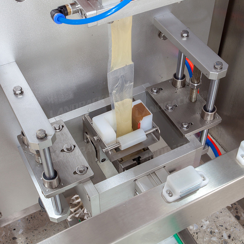 Single Lane Paste Sachet Packing Machine Shaped Pouch Packaging Machine