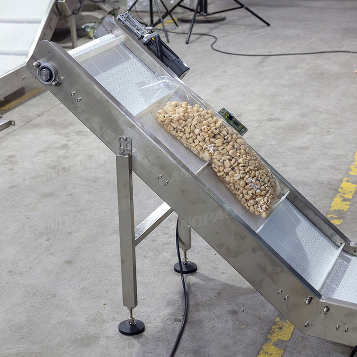 Automatic Nut Cashew Vertical Packaging Machine With Linear Weigher