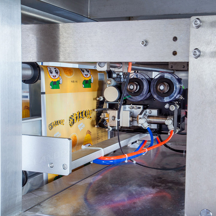 Automatic Fastener Screw Bolt Nut Vertical Weighing Packaging Machine