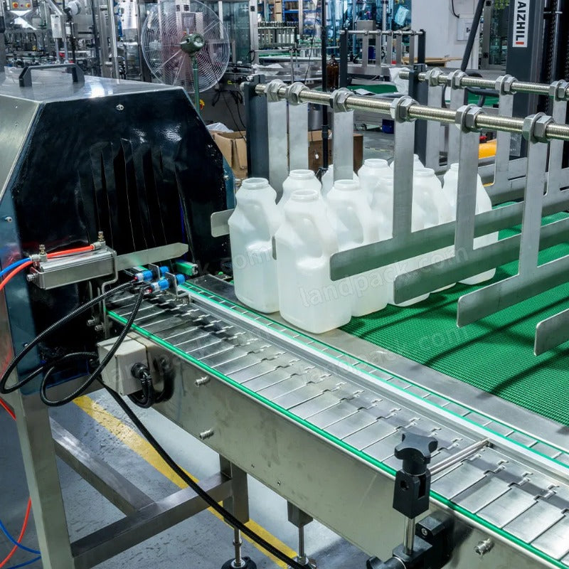 Automatic Vinegar Soy Sauce Bottle Filling Capping Labeling Machine Line