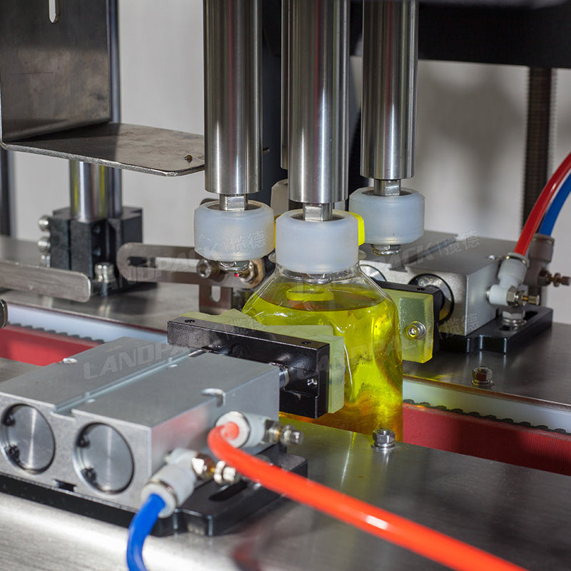 Automatic Plastic Bottle Liquid Filling Capping Labeling Machine Line