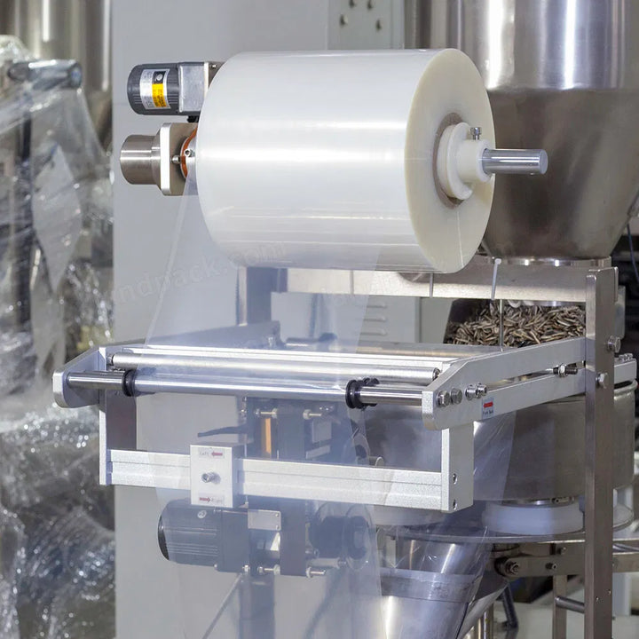 Fully Automatic Measuring Cup Silica Gel Vertical Form Fill Seal Packing Machine