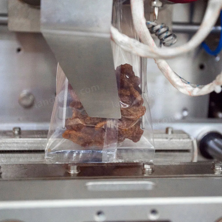 Fully Automatic Weighing Packaging Dry Food Cashew Nuts Bean Packaging Machine