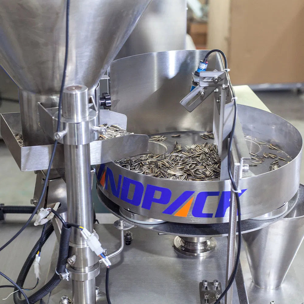 Automatic Granule Snack Sunflower Seed Nuts Vertical Packing Machine